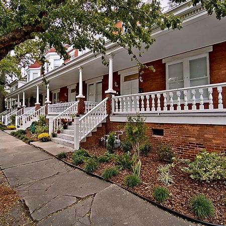 420Waldburg A - Modern Apt With Southern Charm Blocks From Forsyth Apartment Savannah Exterior photo