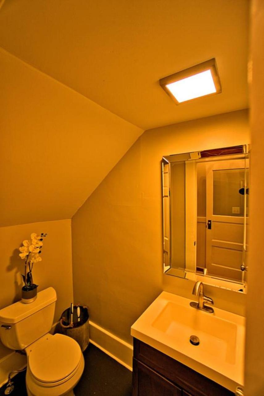 420Waldburg A - Modern Apt With Southern Charm Blocks From Forsyth Apartment Savannah Exterior photo