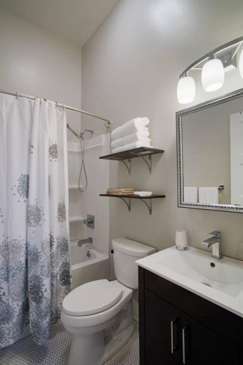 420Waldburg A - Modern Apt With Southern Charm Blocks From Forsyth Apartment Savannah Exterior photo