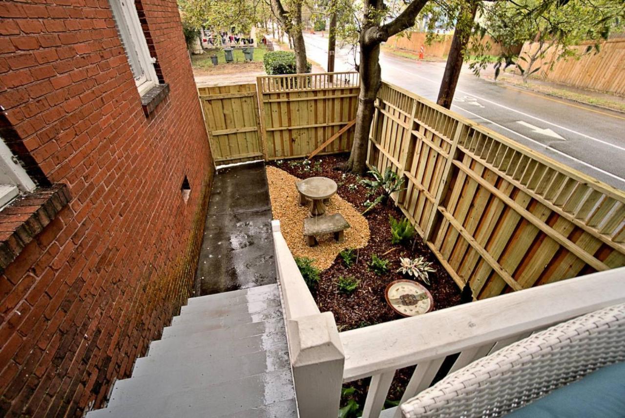 420Waldburg A - Modern Apt With Southern Charm Blocks From Forsyth Apartment Savannah Exterior photo